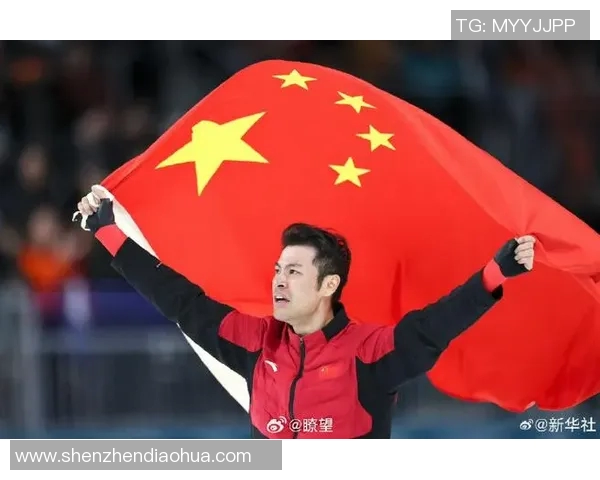 中国运动员身披国旗出征奥运 现场奏响国歌激励全场热血沸腾